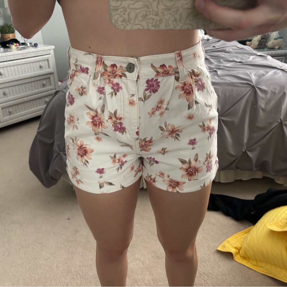 American Eagle Outfitters Floral High Waist Shorts - Cream and Pink